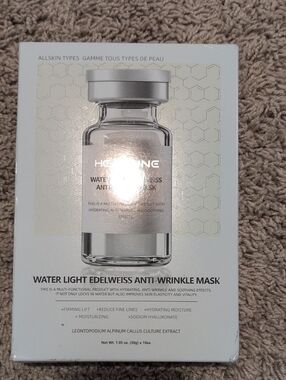 Water Light Edelweiss Anti-Wrinkle Mask — White |